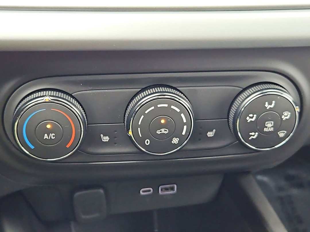 2025 Chevrolet Trax 1RS - Image 33