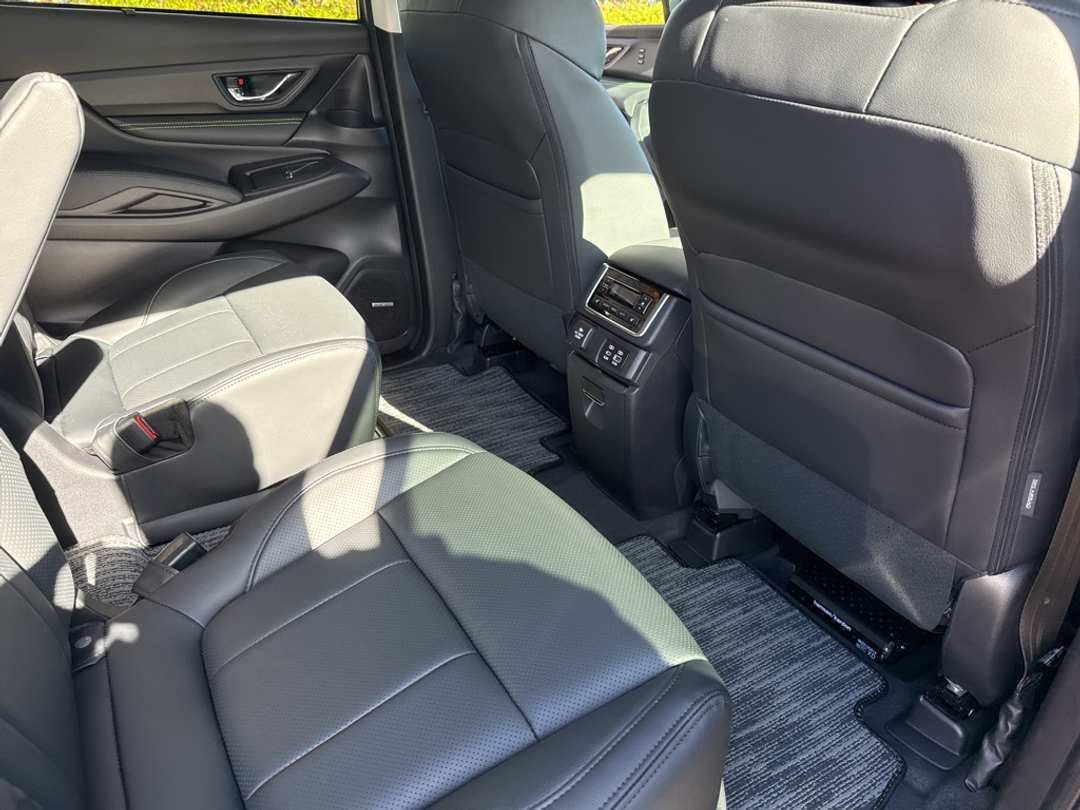 2025 Subaru Ascent Onyx Edition Touring - Image 28