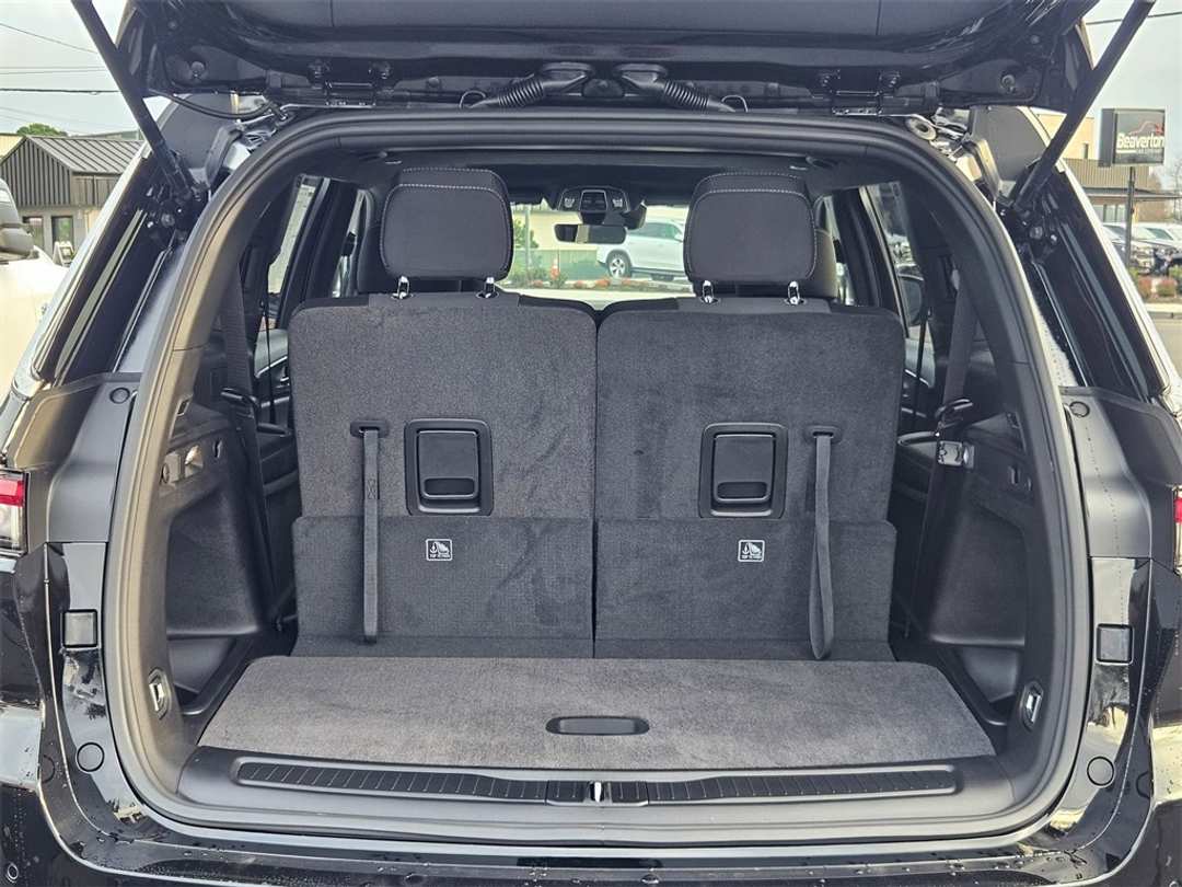 2025 Jeep Grand Cherokee L Laredo - Image 31