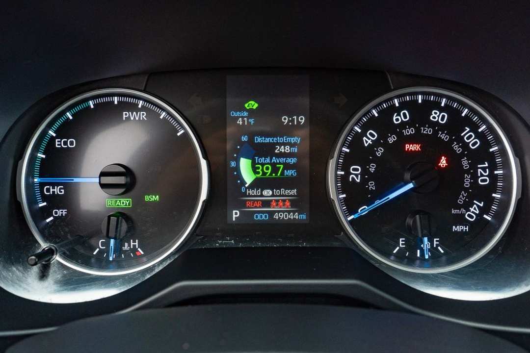 2021 Toyota Rav4 XLE - Image 3