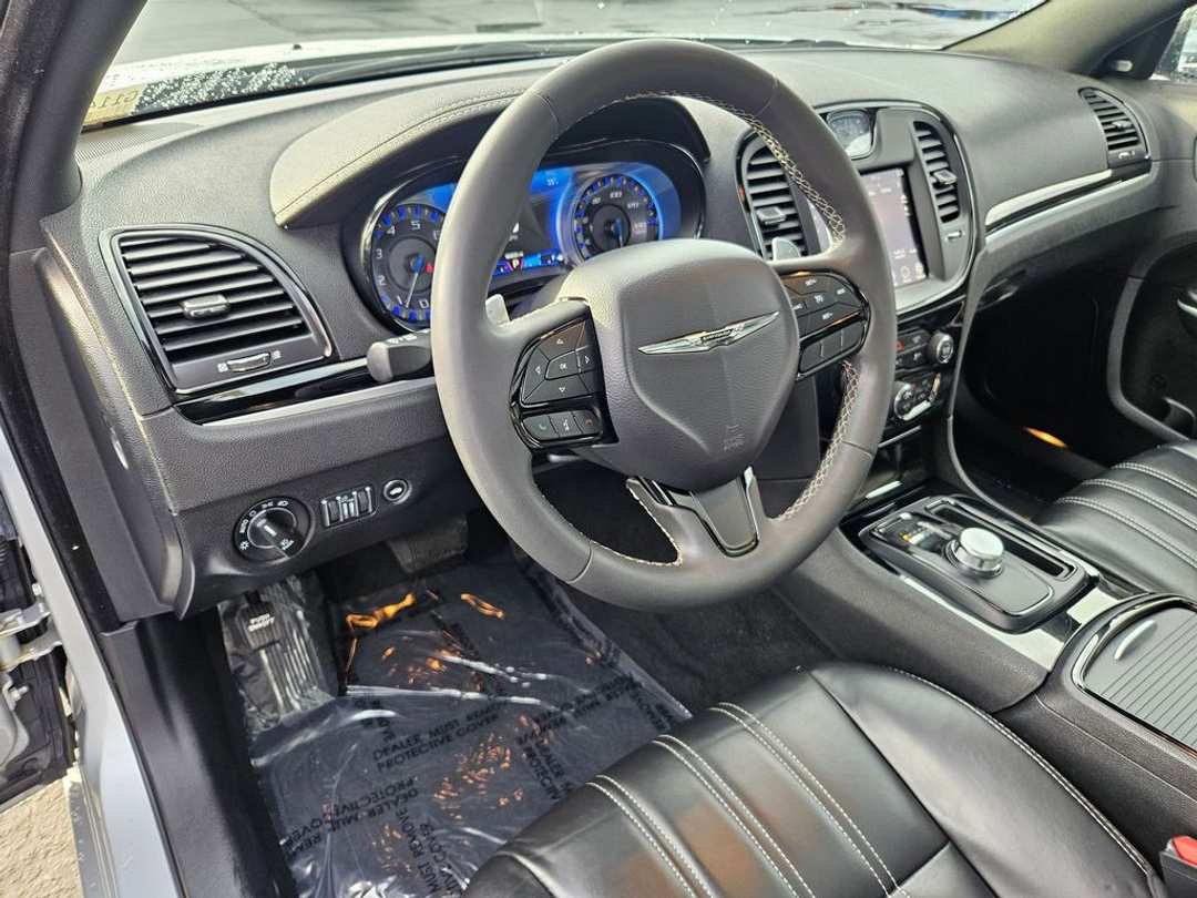 2023 Chrysler 300 S - Image 13