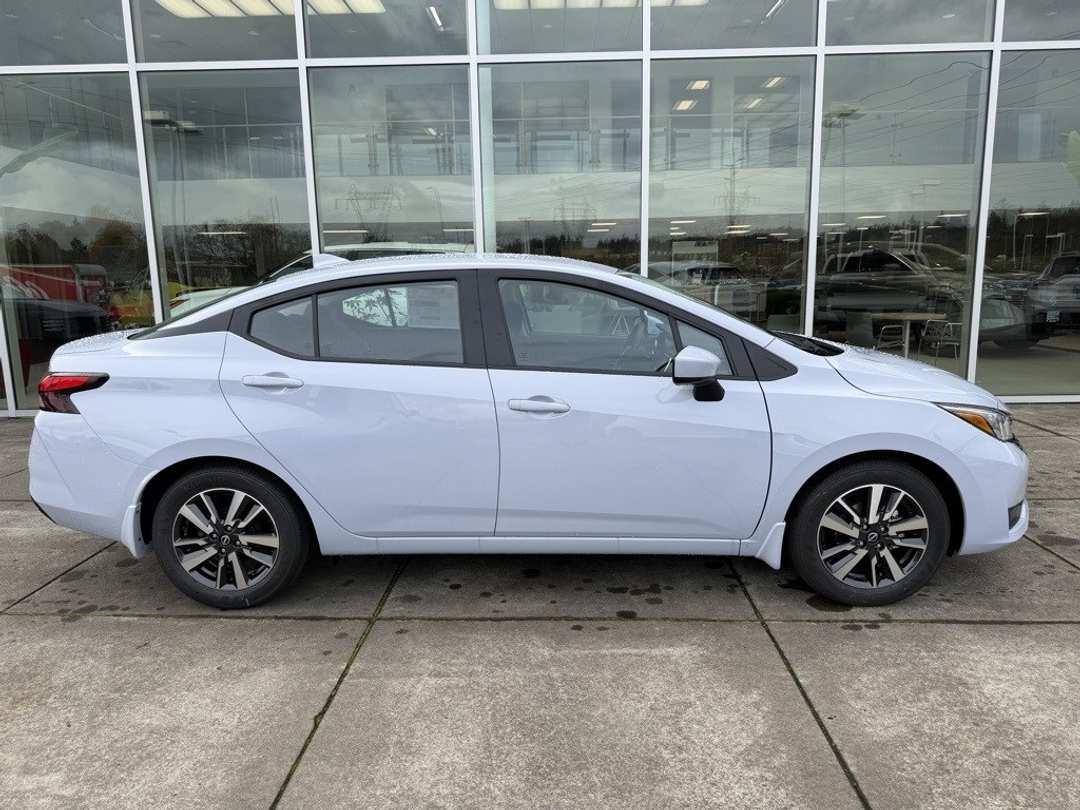 2025 Nissan Versa 1.6 SV - Image 13