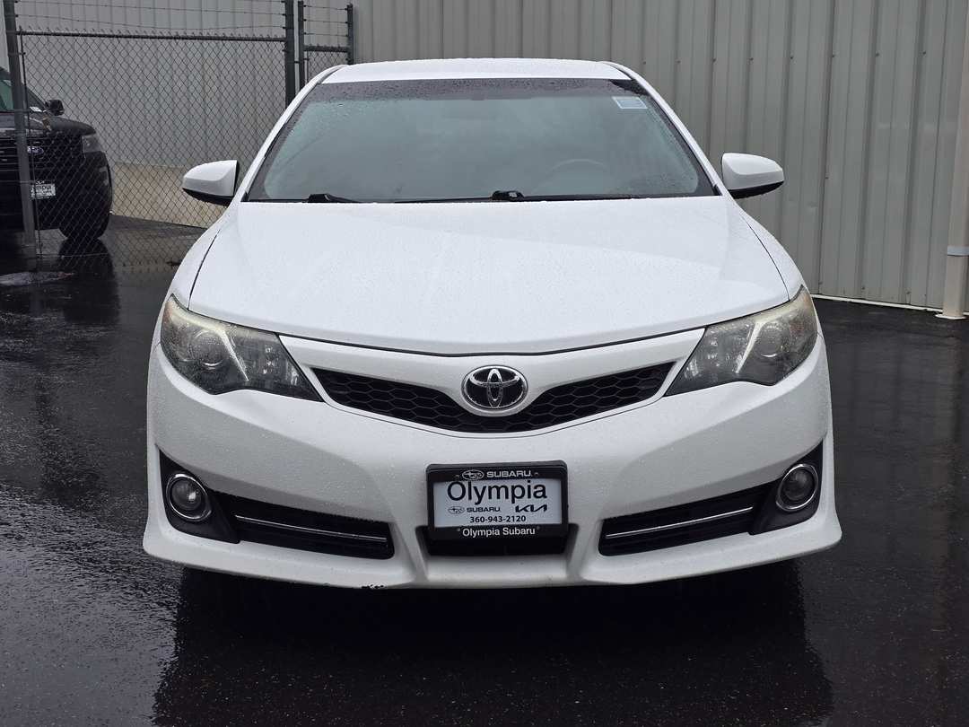 2014 Toyota Camry SE - Image 2