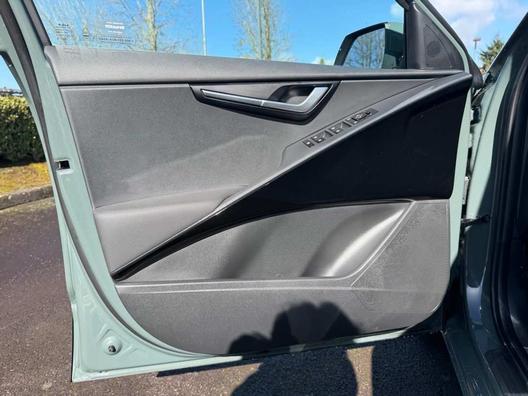 2025 Kia Niro EX - Image 12