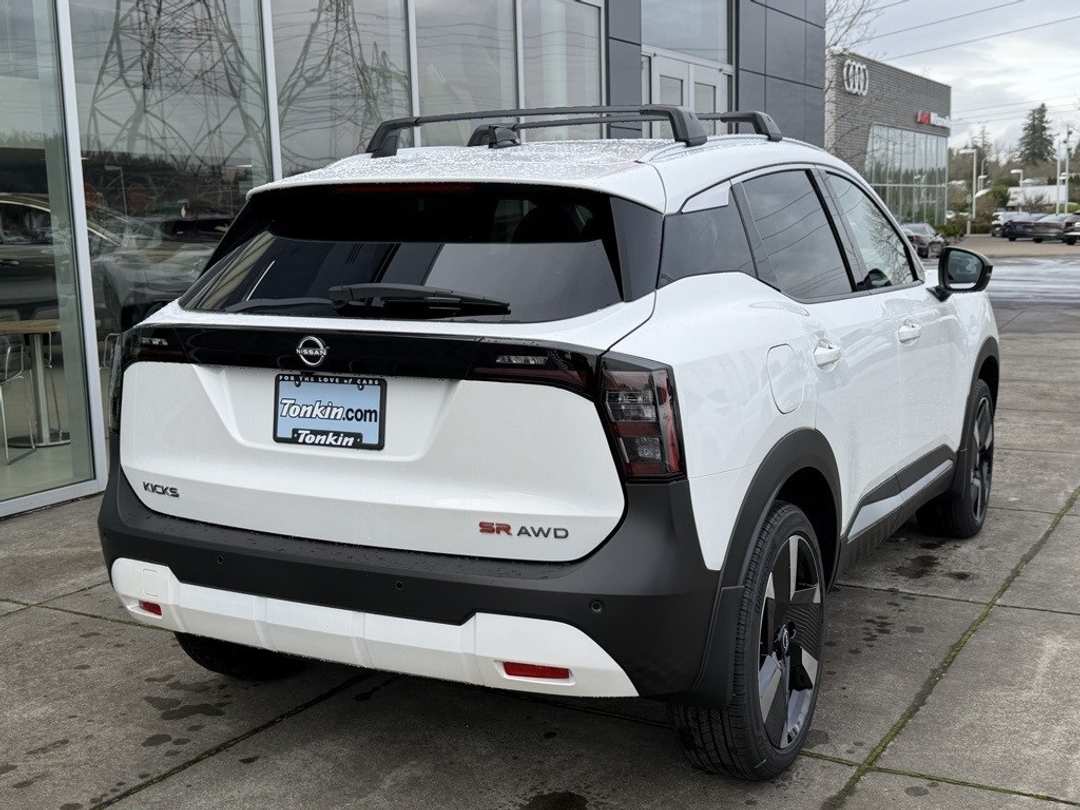 2026 Nissan Kicks SR - Image 7