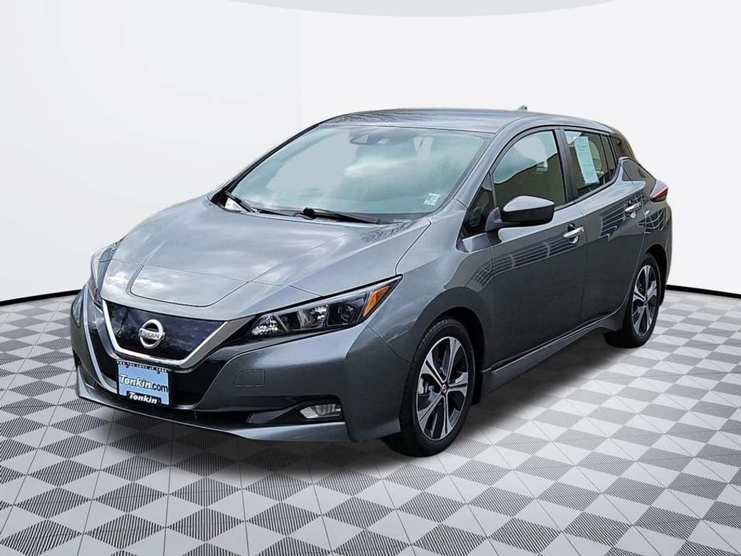 2020 Nissan LEAF SV - Image 2