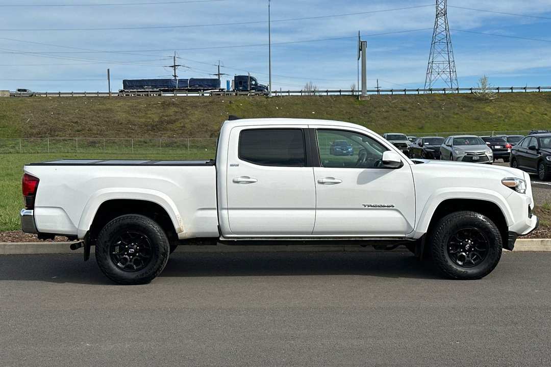 2019 Toyota Tacoma SR5 - Image 2