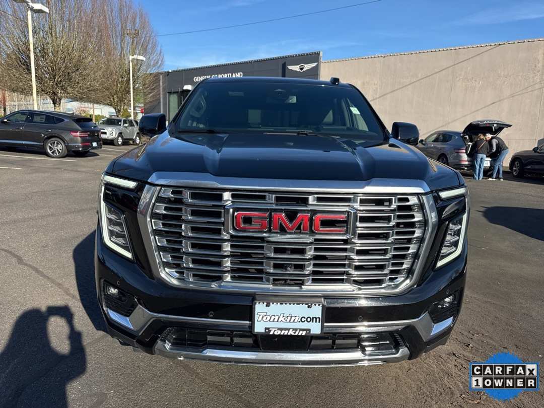 2025 GMC Yukon Denali - Image 9