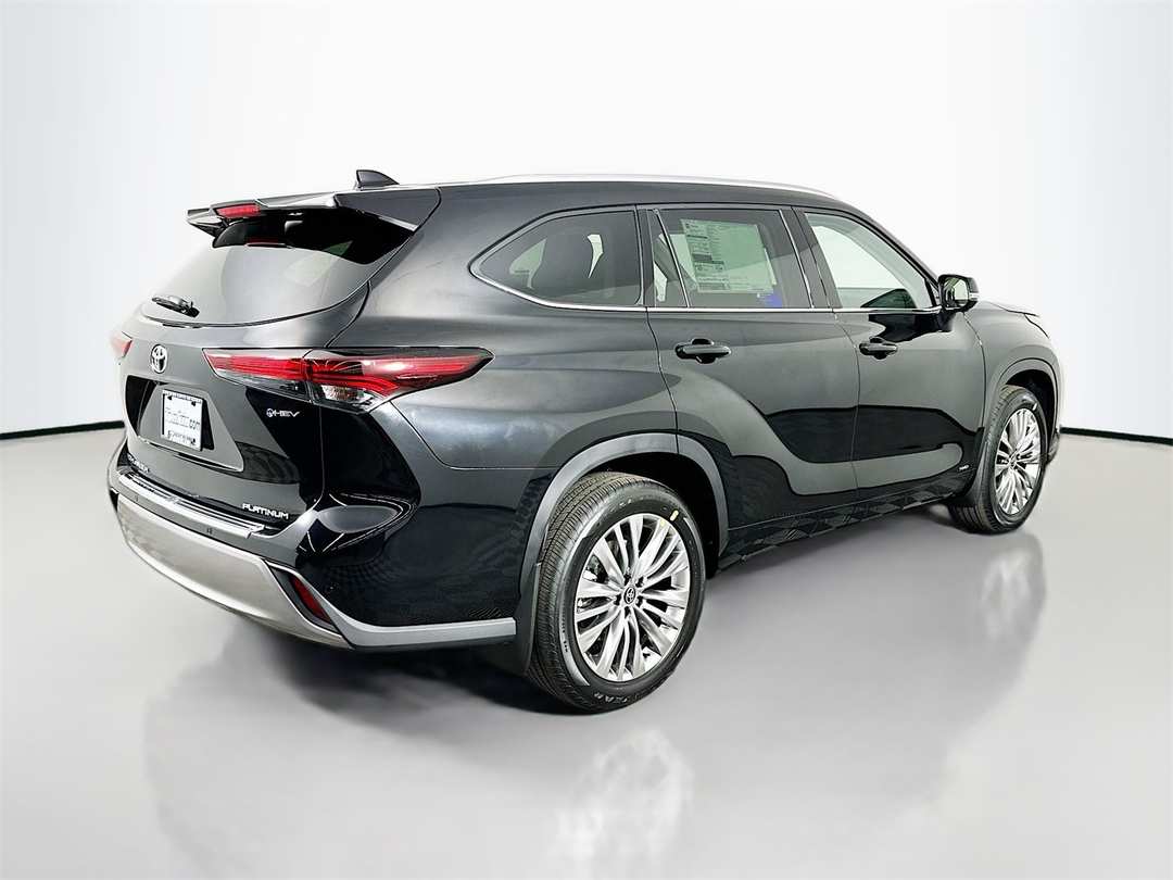 2026 Toyota Highlander Platinum - Image 7