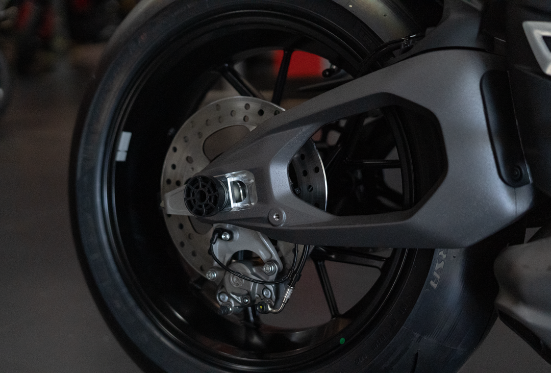 2025 Ducati Panigale V4 - Image 8