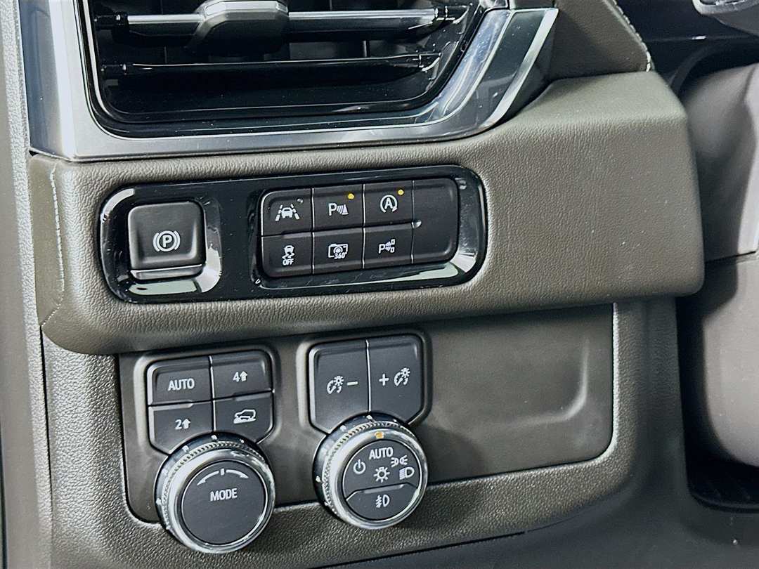 2025 GMC Yukon Denali - Image 11