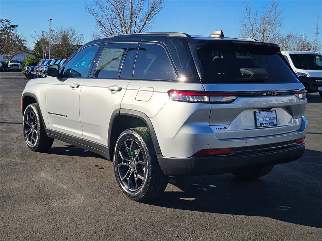 2025 Jeep Grand Cherokee Limited - Image 4