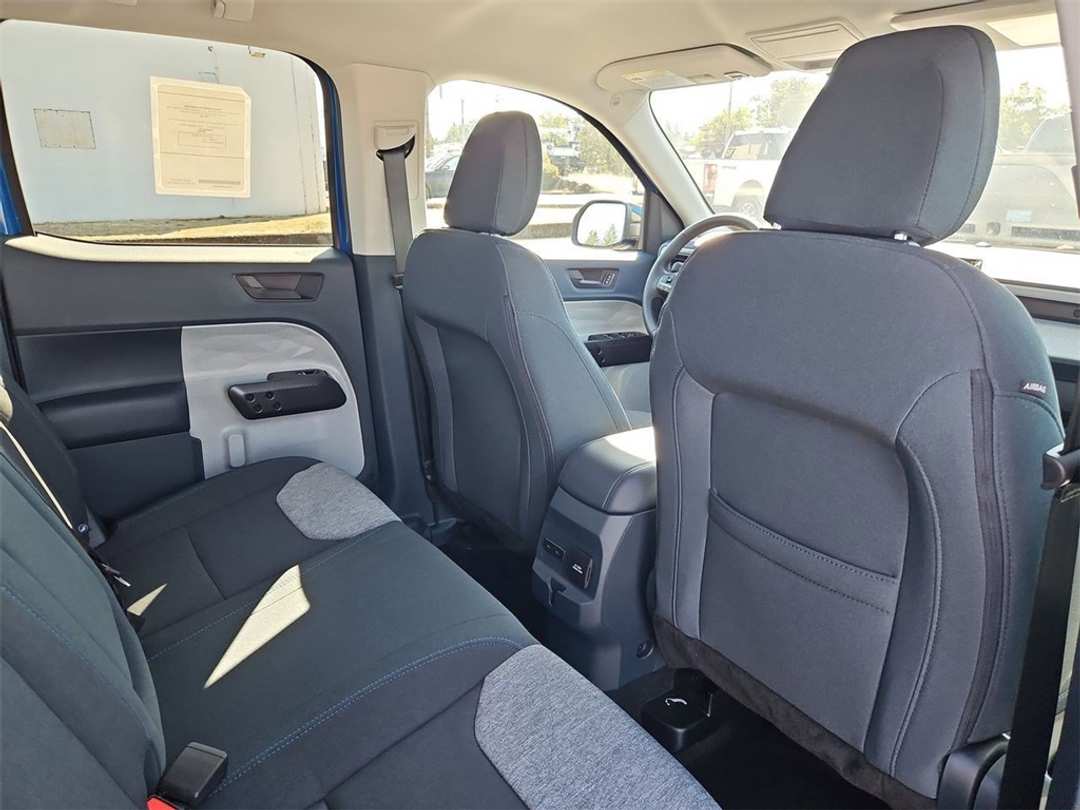 2025 Ford Maverick XLT - Image 31