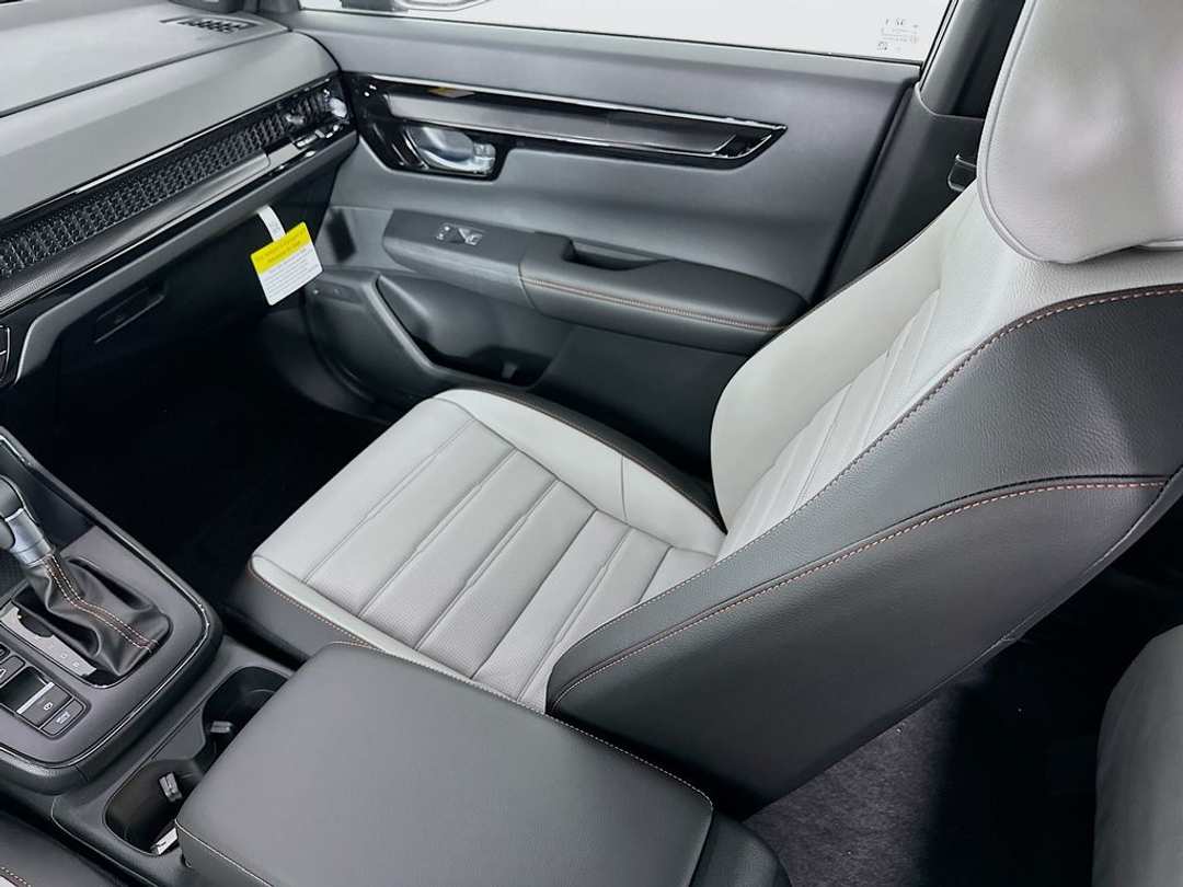 2026 Honda CR-V Sport Touring - Image 25