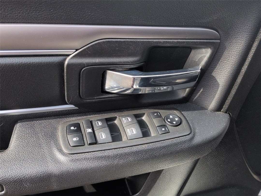 2022 Ram 1500 Classic Warlock - Image 10