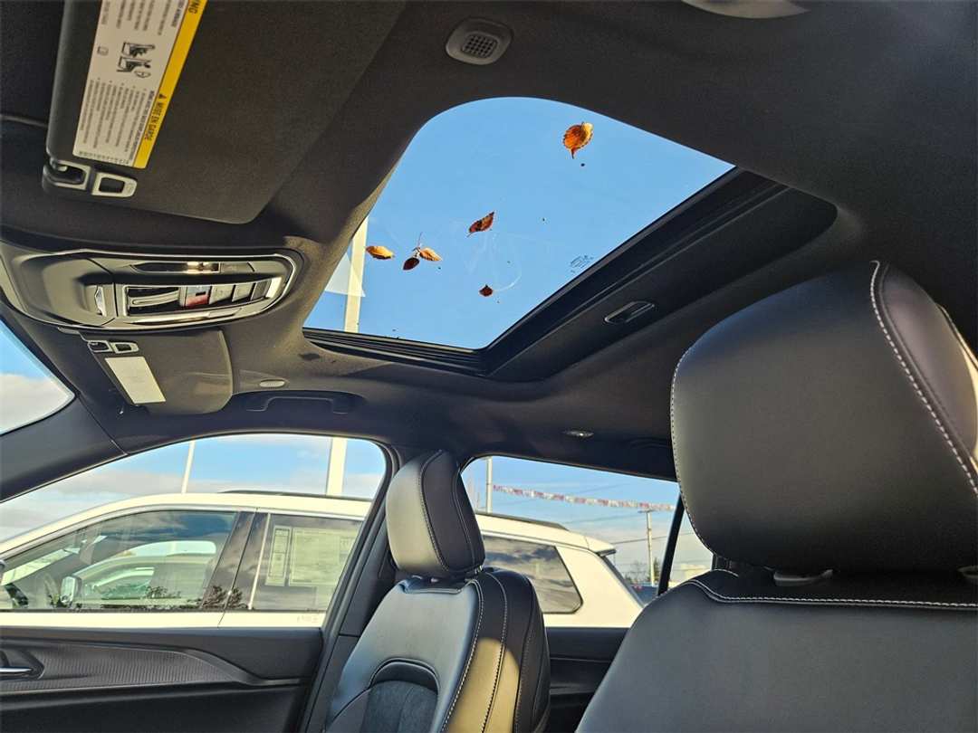 2025 Jeep Grand Cherokee L Altitude X - Image 26