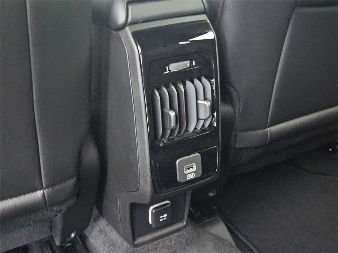 2026 Jeep Compass Latitude - Image 27