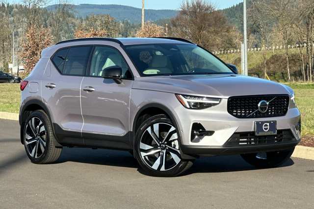 2026 Volvo Xc40 B5 Plus