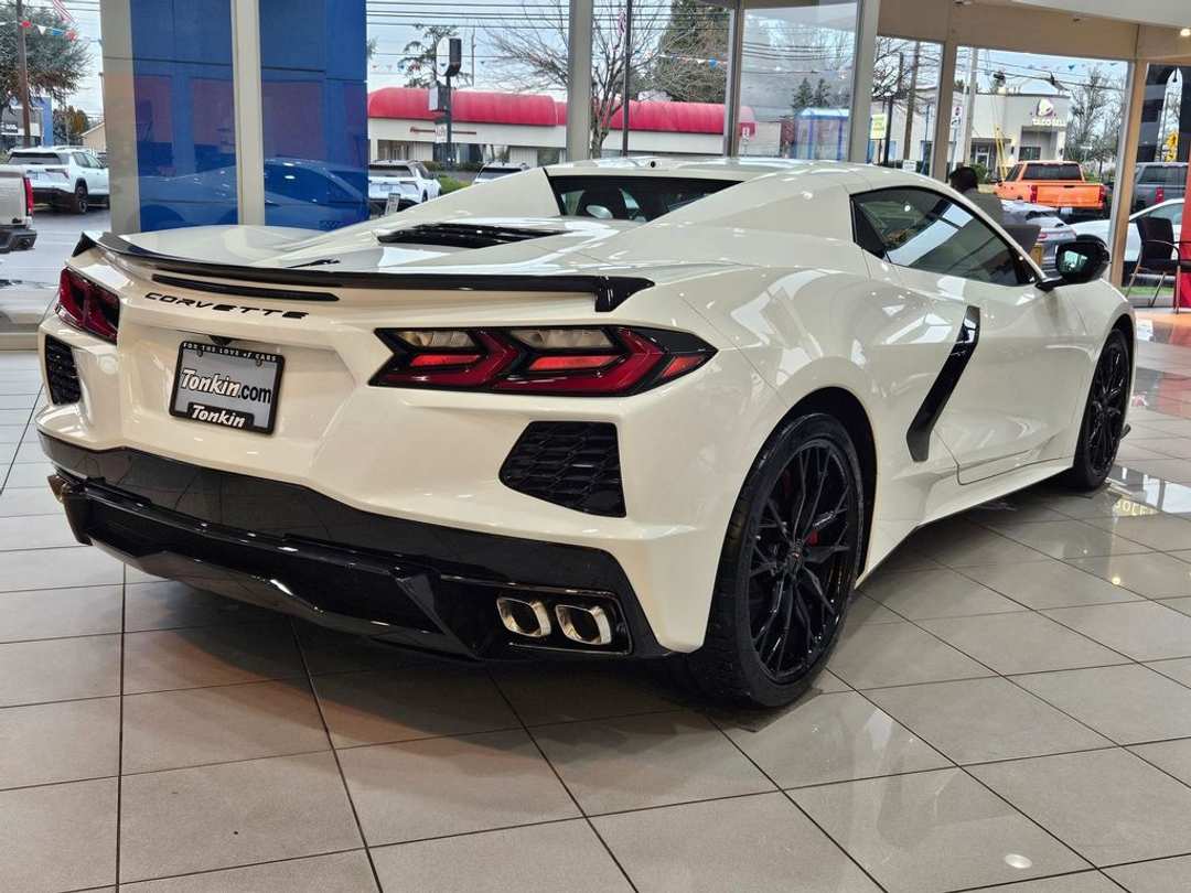 2026 Chevrolet Corvette Stingray - Image 6