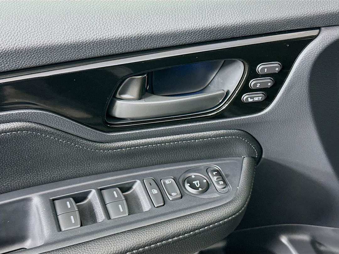 2026 Honda Odyssey Touring - Image 18