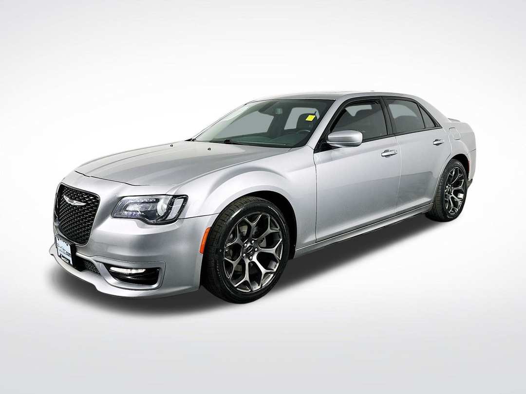 2017 Chrysler 300 S - Image 4