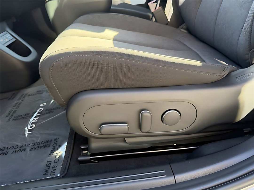 2026 Hyundai Ioniq 5 SE - Image 15
