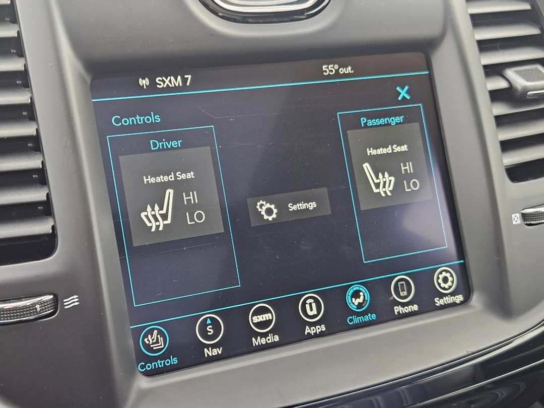 2023 Chrysler 300 S - Image 24