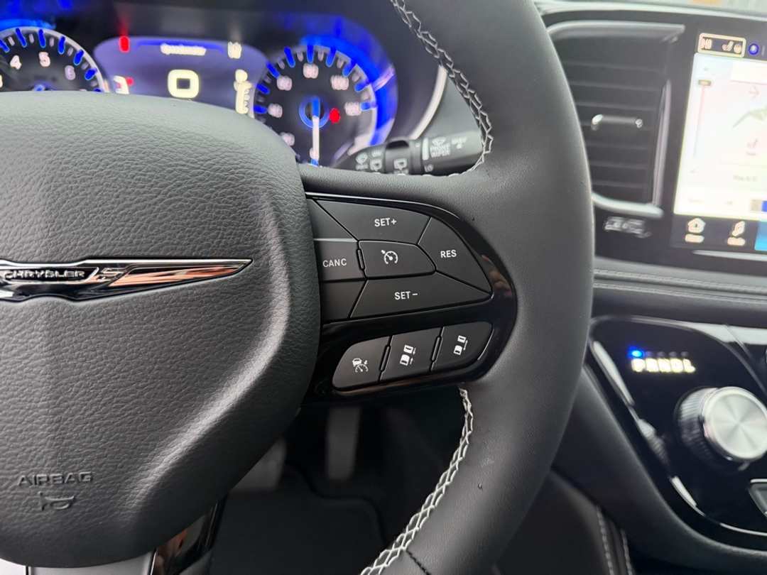 2026 Chrysler Pacifica Limited - Image 19