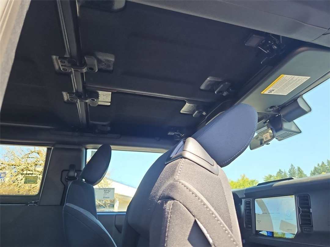2025 Ford Bronco Base - Image 28
