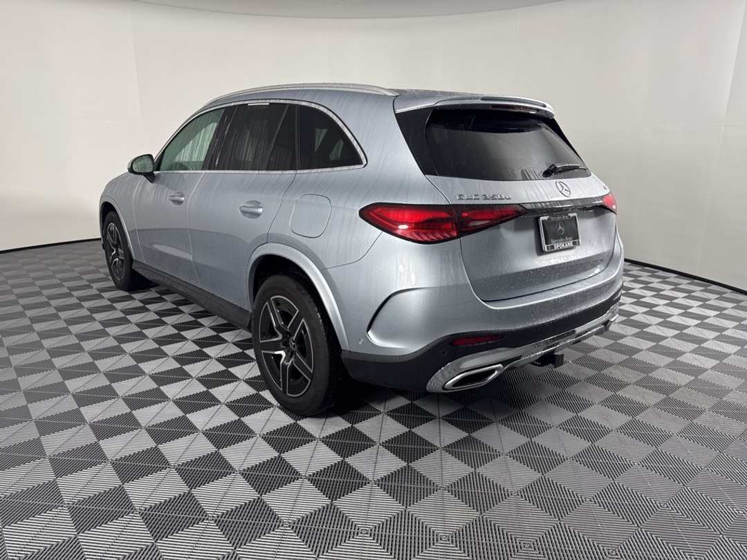 2025 Mercedes-Benz GLC GLC 350e - Image 4