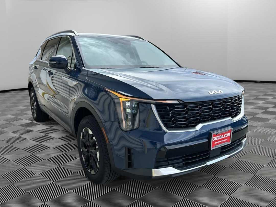 2026 Kia Sorento S - Image 3