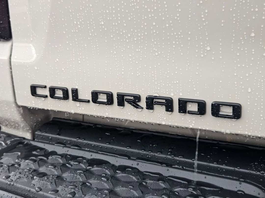 2026 Chevrolet Colorado ZR2 - Image 38