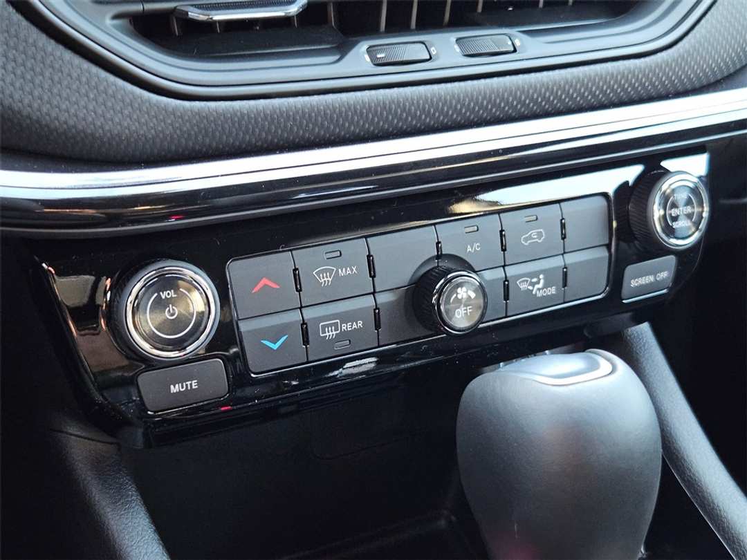 2026 Jeep Compass Latitude - Image 23