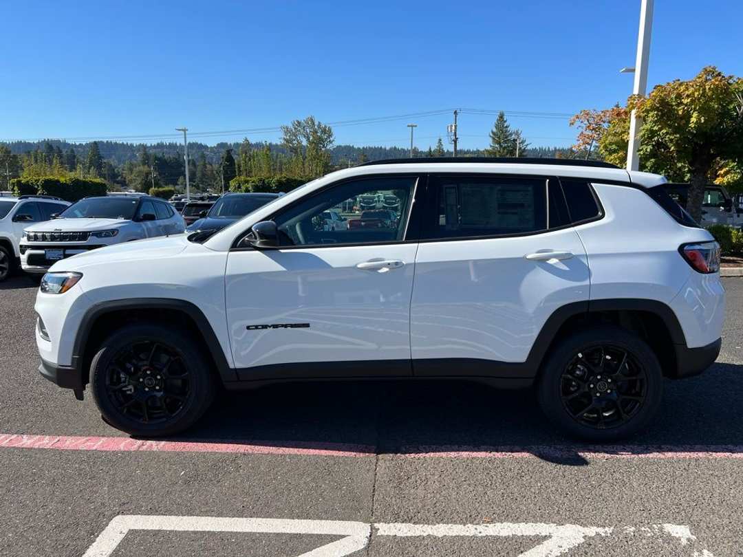 2026 Jeep Compass Latitude - Image 3