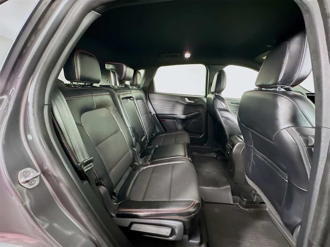 2024 Ford Escape STLine - Image 25