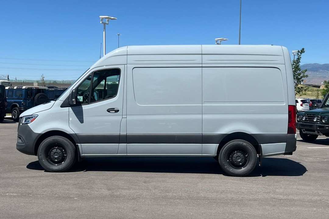 2024 Mercedes-Benz Sprinter 2500 Cargo 144 WB - Image 2