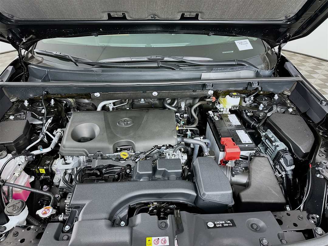 2025 Toyota Rav4 XLE Premium - Image 32