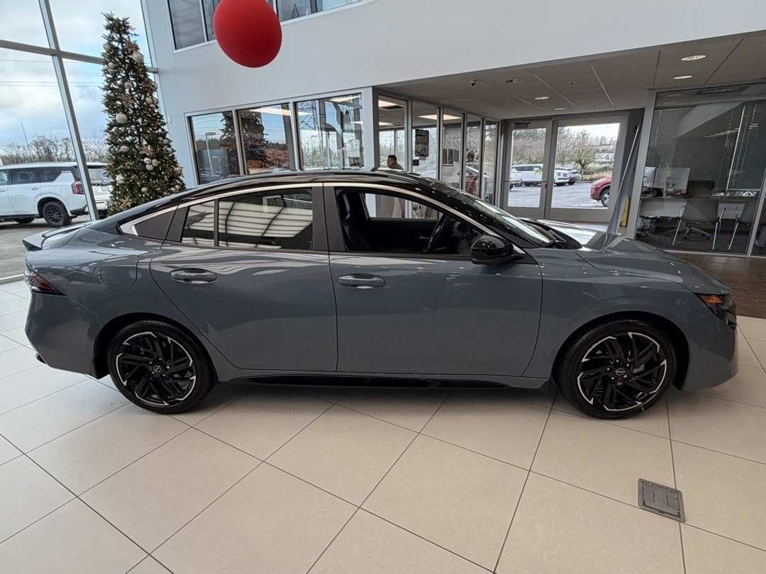 2026 Nissan Sentra SR - Image 8