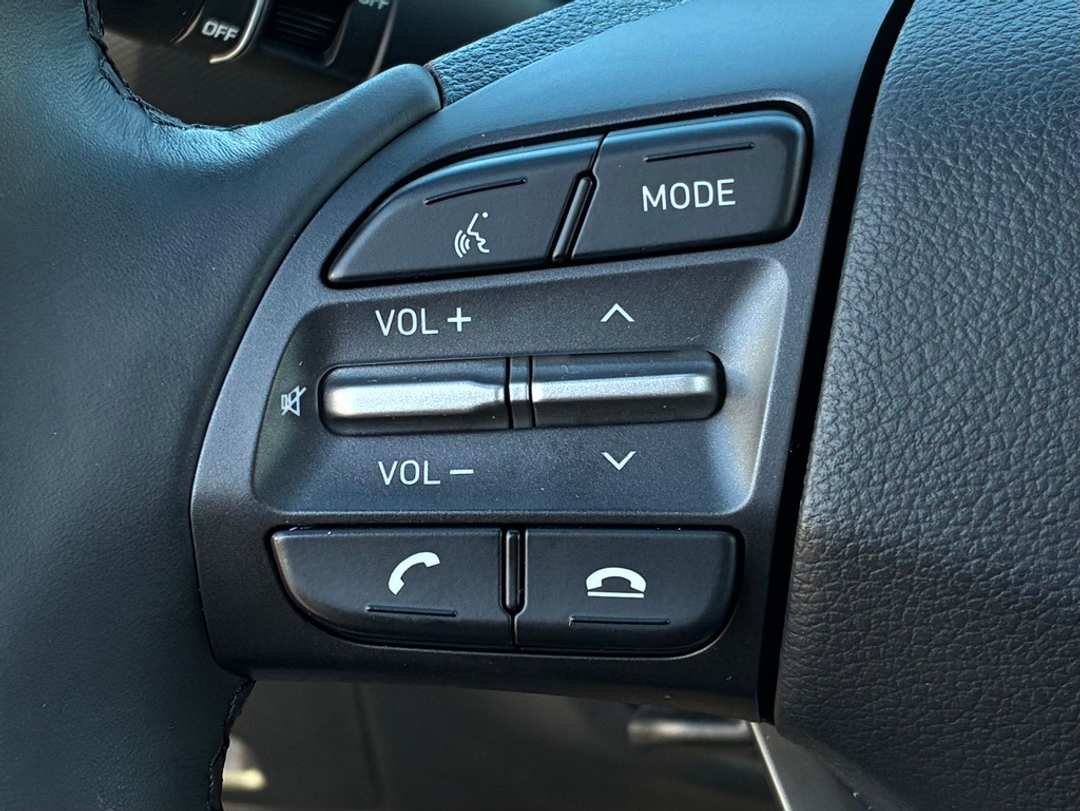 2021 Hyundai Kona Limited - Image 12