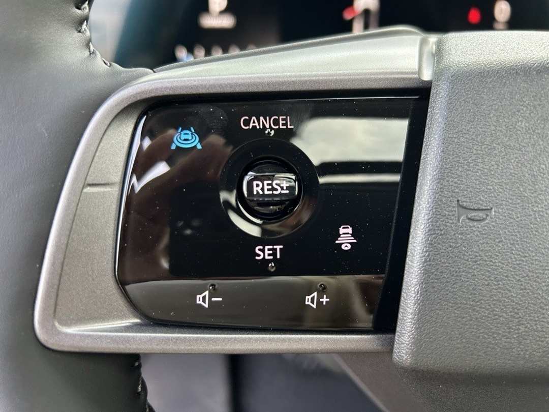 2025 Nissan Murano SL - Image 13