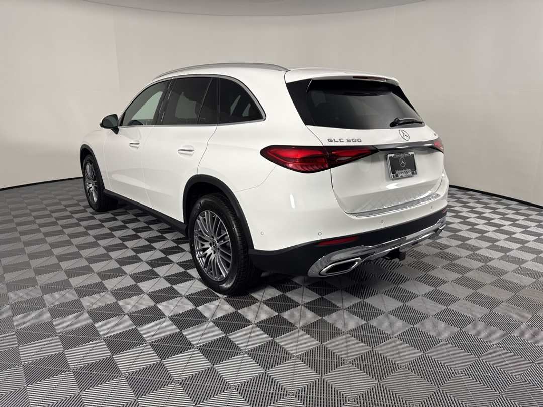 2026 Mercedes-Benz GLC GLC 300 - Image 4