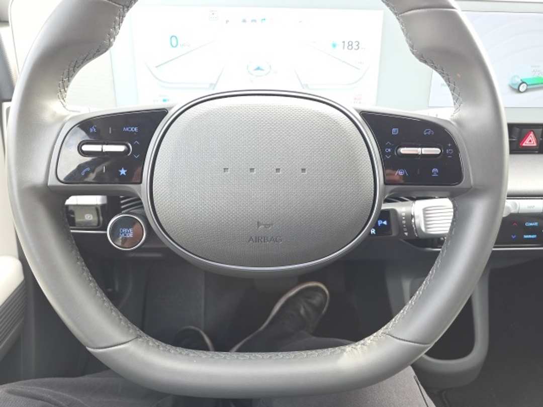 2023 Hyundai Ioniq 5 SE - Image 13