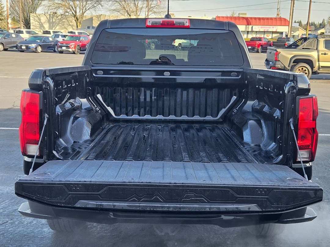 2024 Chevrolet Colorado Work - Image 27