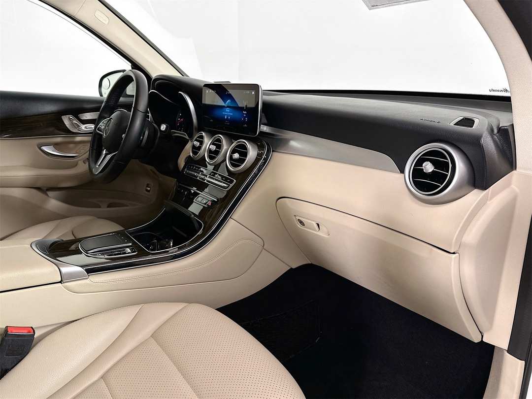 2020 Mercedes-Benz GLC GLC 300 - Image 26