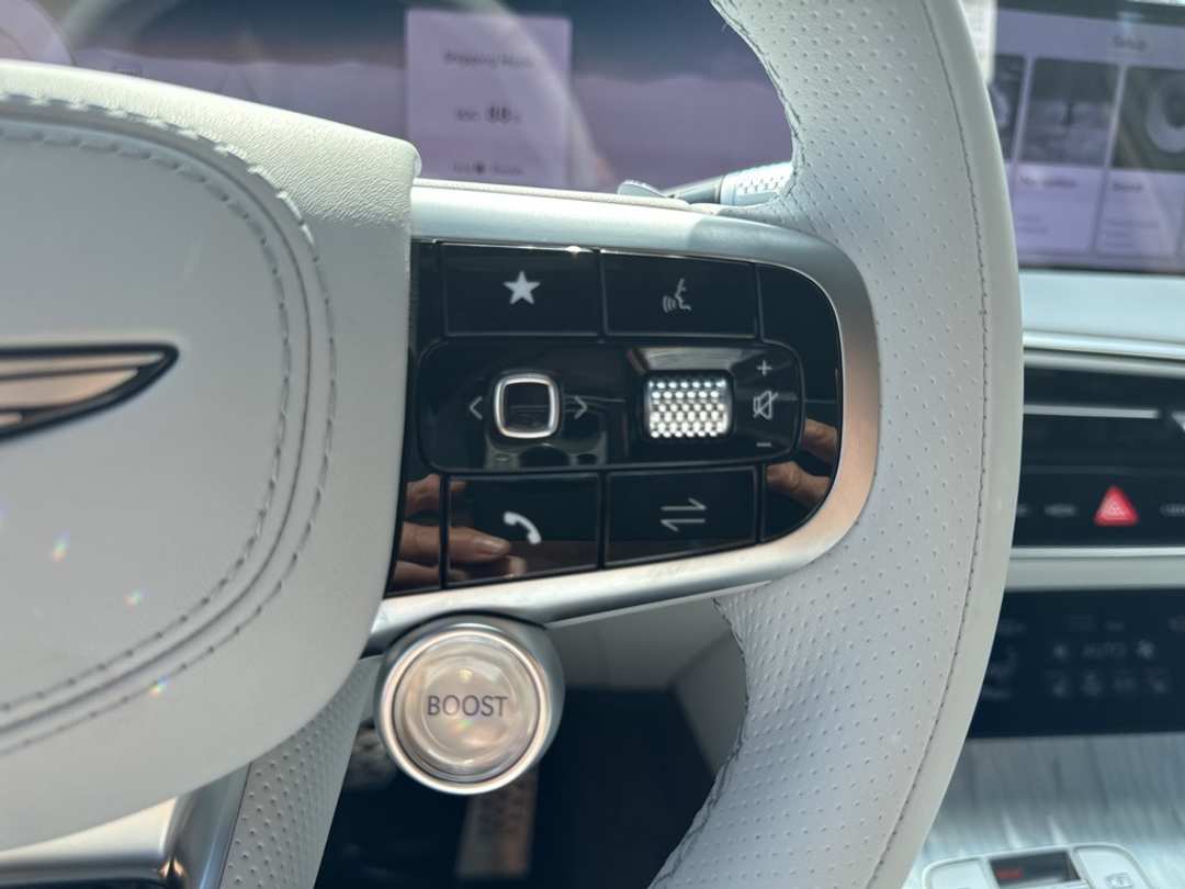 2026 Genesis Electrified Gv70 - Image 37