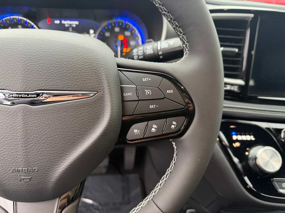 2026 Chrysler Pacifica Select - Image 19