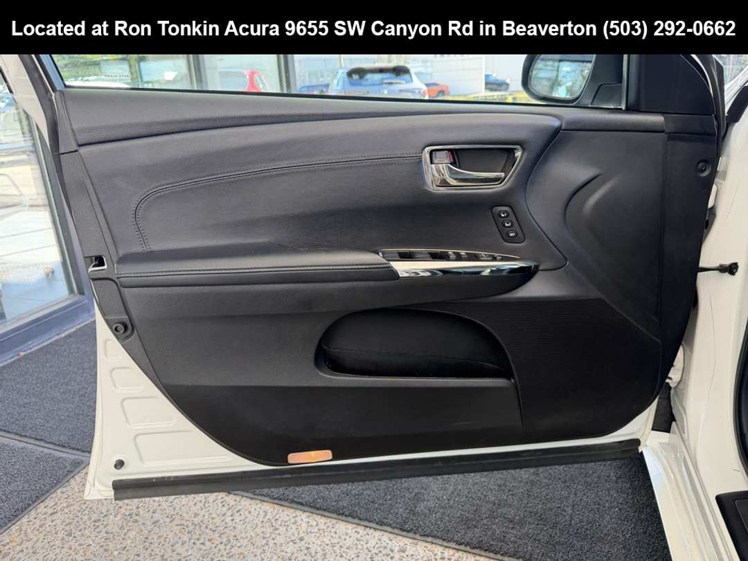 2014 Toyota Avalon Limited - Image 11