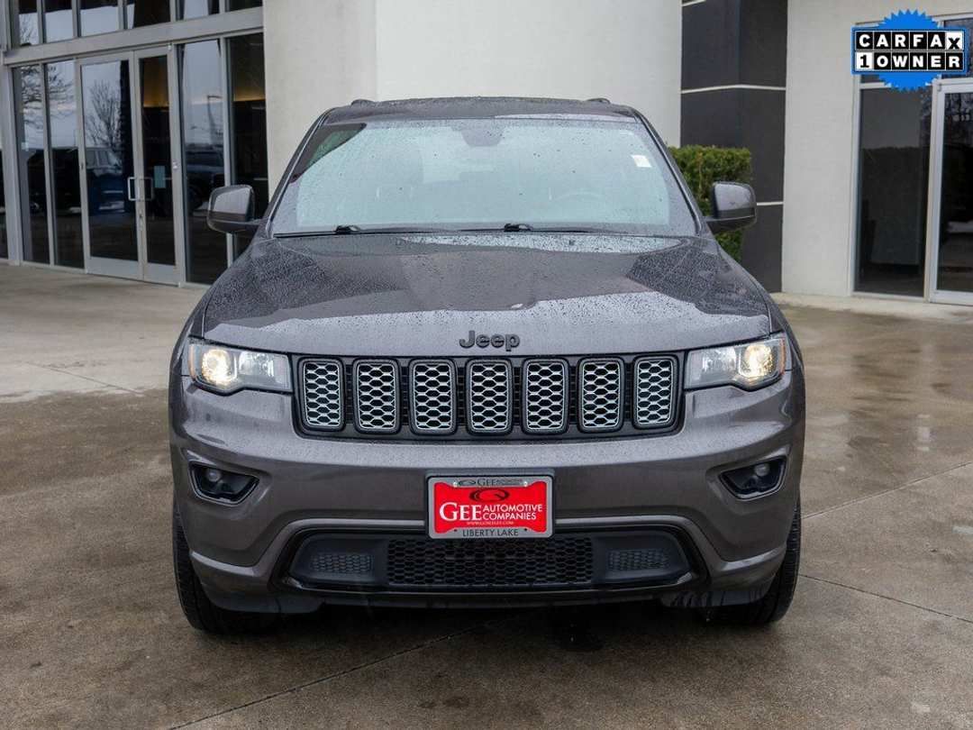 2018 Jeep Grand Cherokee Altitude - Image 2