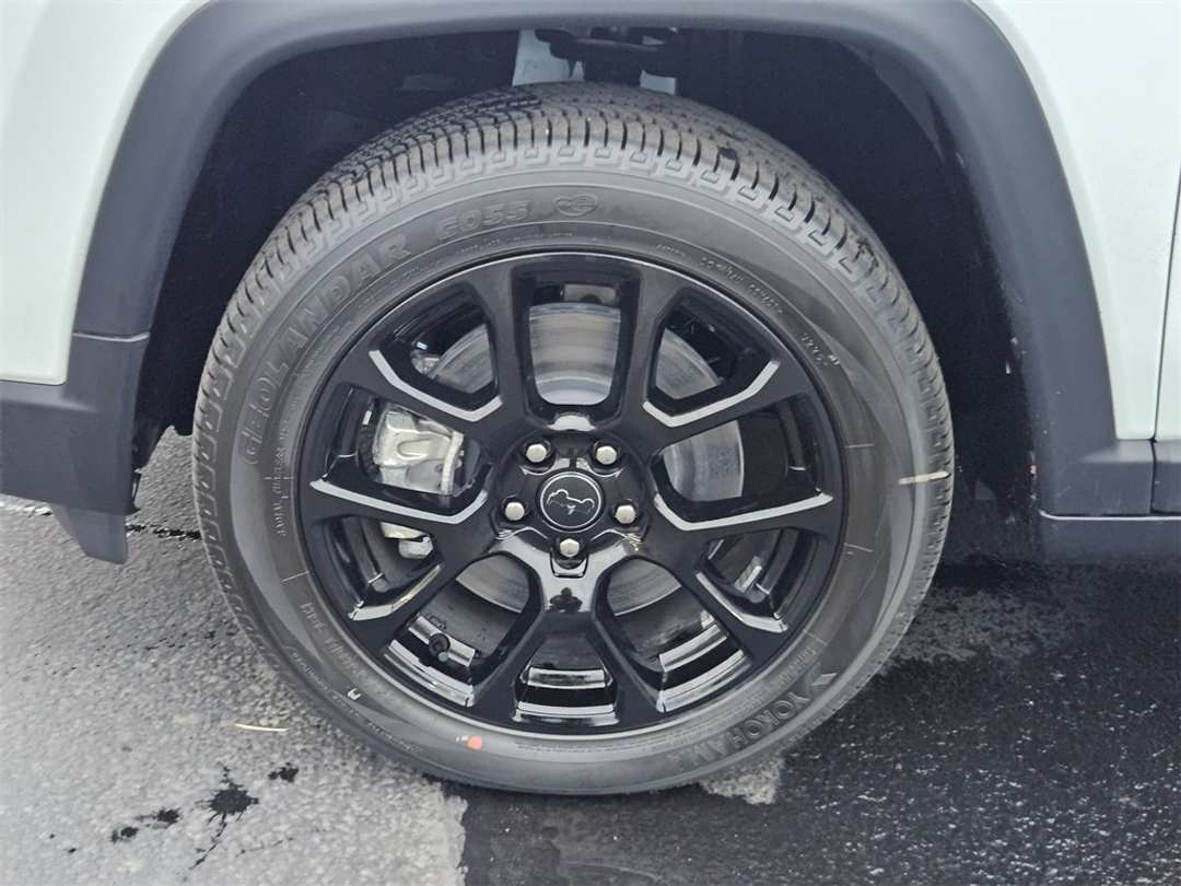 2026 Jeep Compass Latitude - Image 38