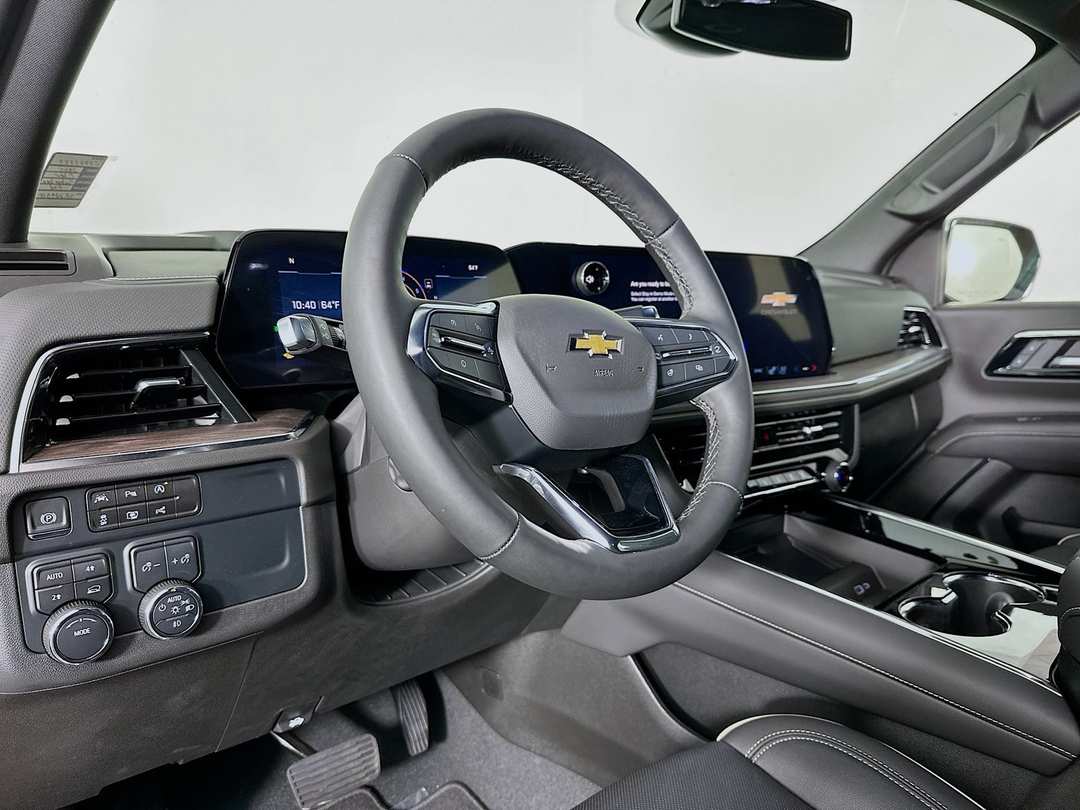 2025 Chevrolet Suburban Premier - Image 10